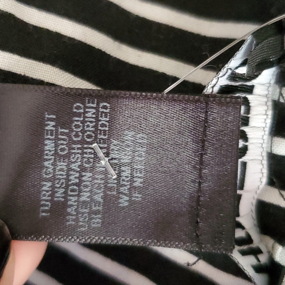 *Nwt* Hot Topic's Stripe Button Up Tie Top - Picture 15 of 16